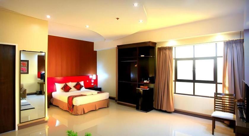 Big Daddy Hotel And Convention Center Butuan City Buitenkant foto