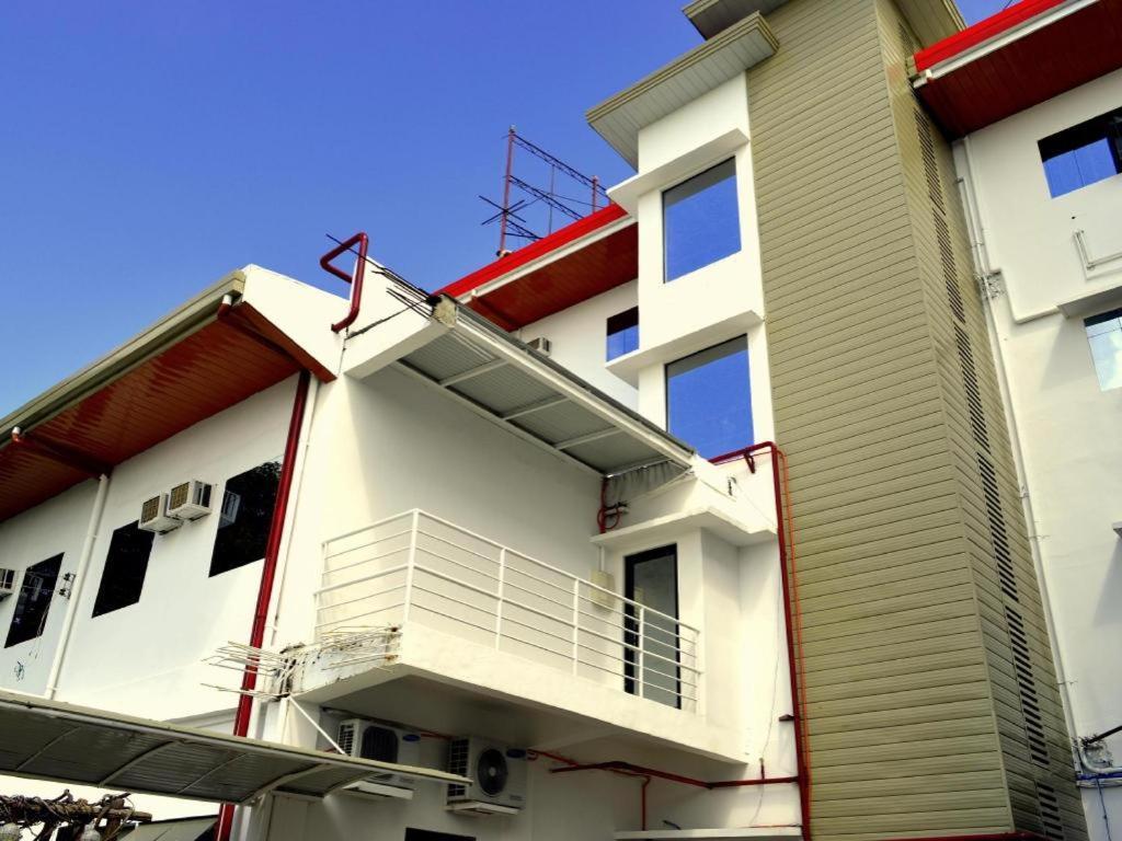 Big Daddy Hotel And Convention Center Butuan City Buitenkant foto