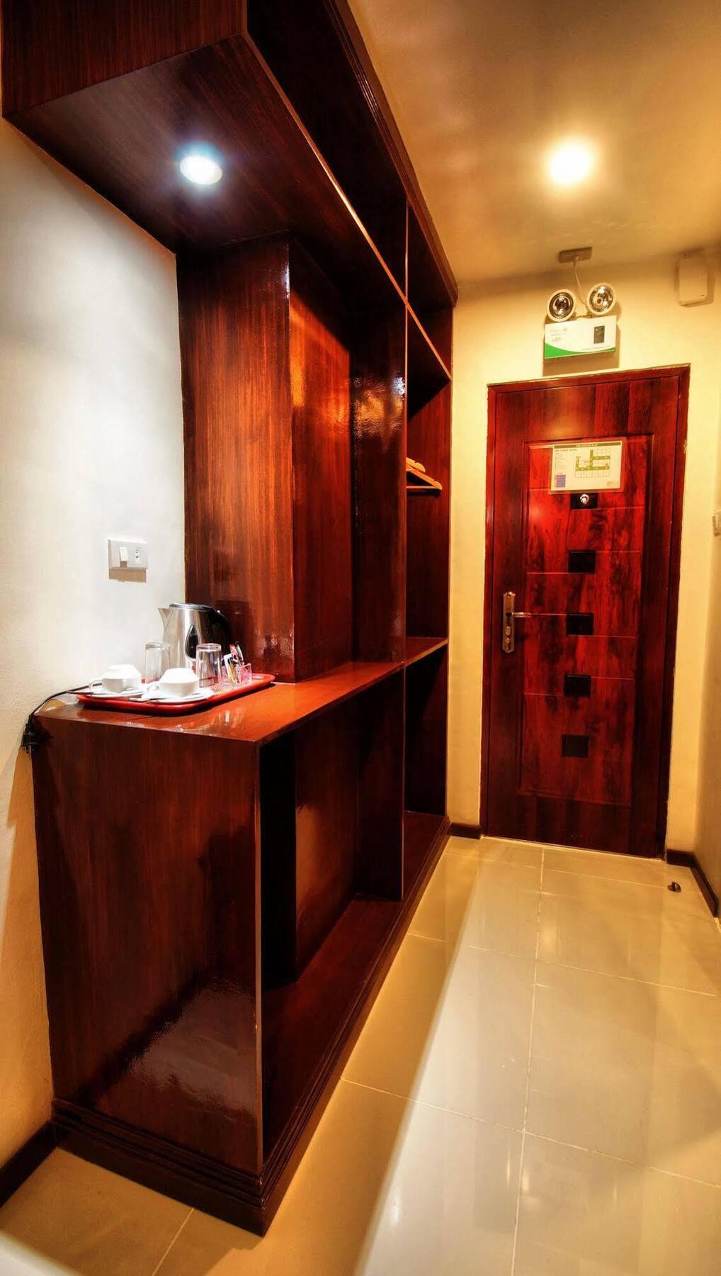 Big Daddy Hotel And Convention Center Butuan City Buitenkant foto