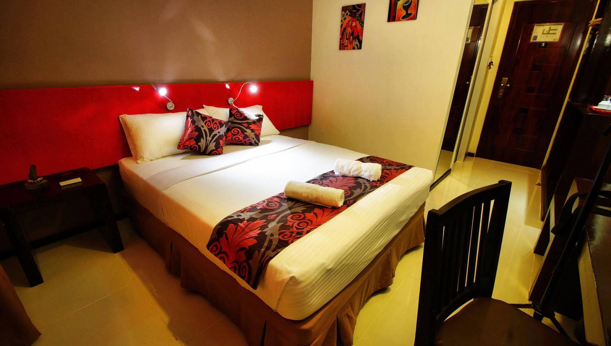 Big Daddy Hotel And Convention Center Butuan City Buitenkant foto