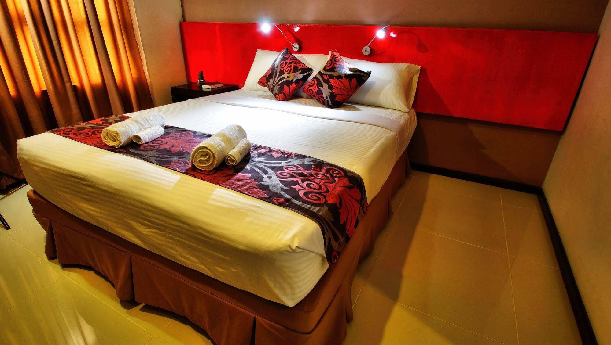Big Daddy Hotel And Convention Center Butuan City Buitenkant foto