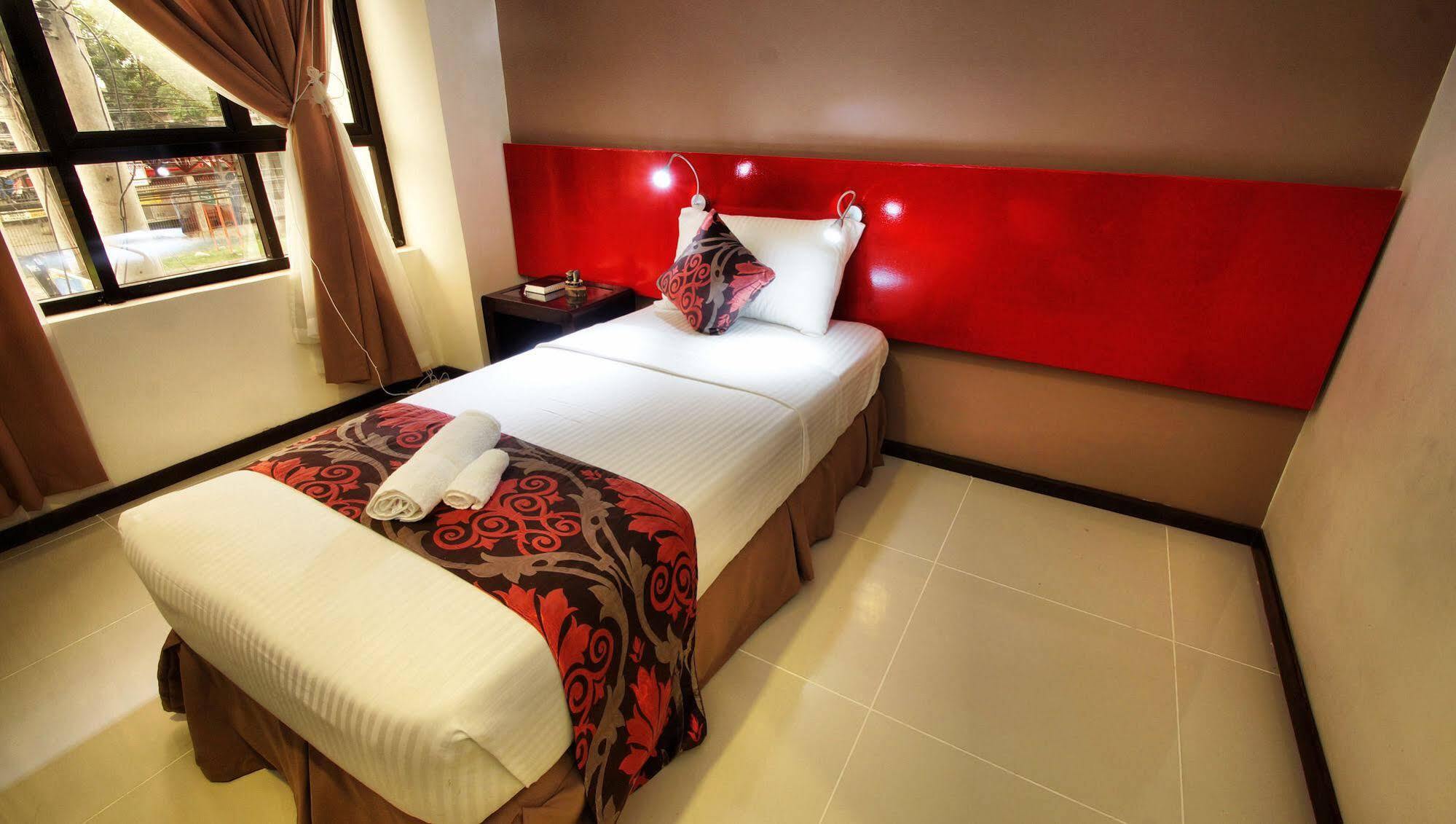 Big Daddy Hotel And Convention Center Butuan City Buitenkant foto